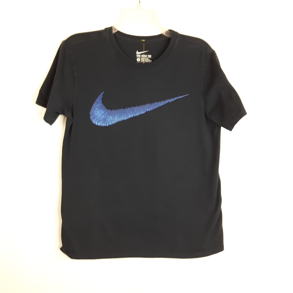 The Nike Tee Athletic Cut Small